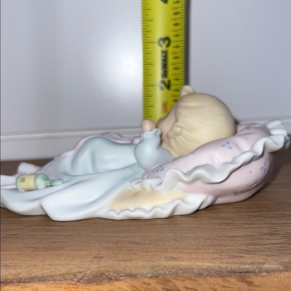Vintage 1999 Precious Moments by Enesco “Dedicated To God” Baby Figurine - Picture 12 of 16